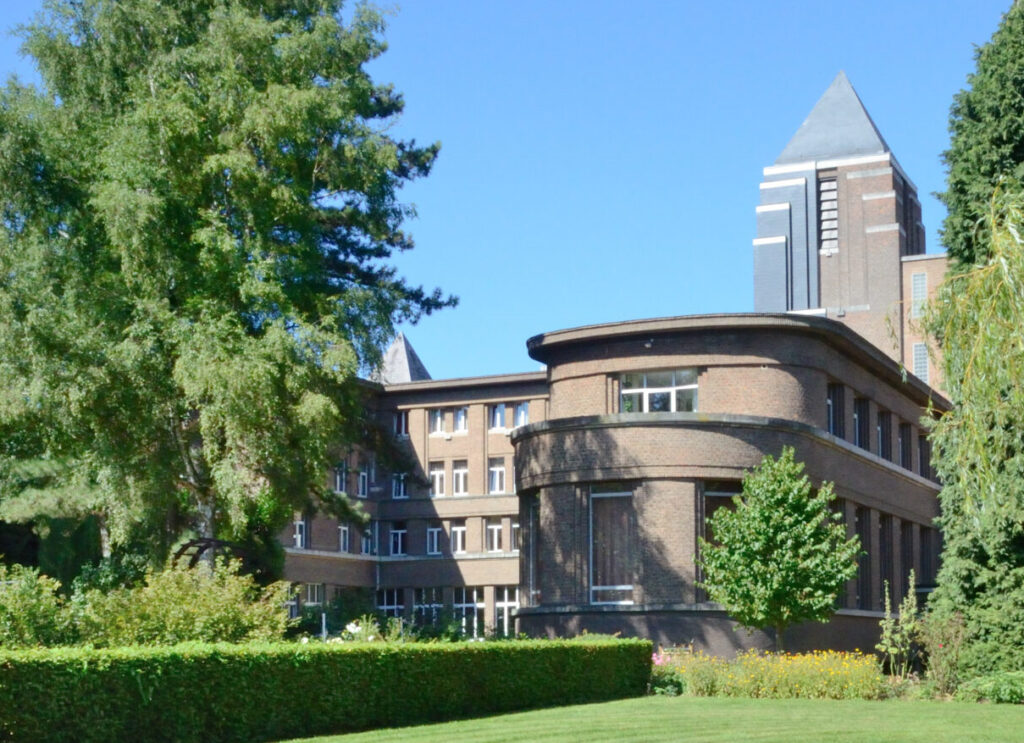 Mediumship Course at Maison Notre-Dame du Chant-d'Oiseau